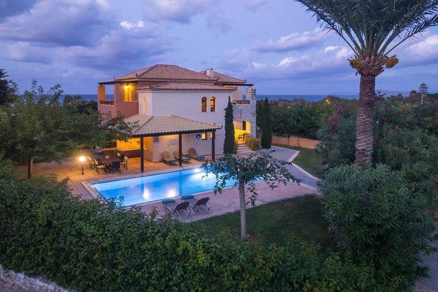 Aphrodite Luxury Villa (Iason Villas), 4 Bedrooms, Garden, Next To Maleme Beach