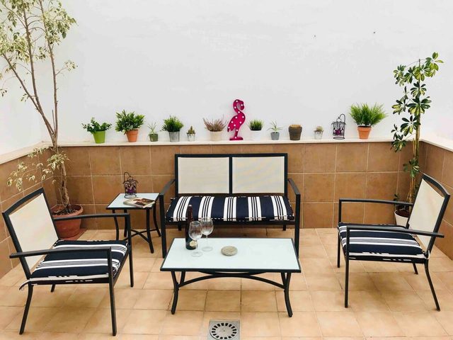 SHR002 Nuevo y Moderno apartamento en Nerja con Patio