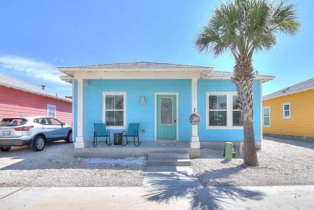Toucan Tango- Golf Cart Friendly | 3BD Home!