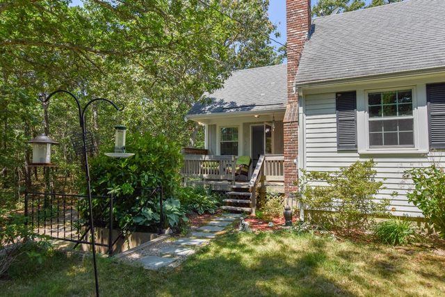 Quiet Location Near Oceanside Beaches!