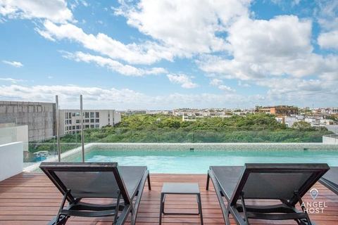 Oceanview Rooftop Pool, Gym & 1 Block to 5th Ave