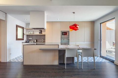 3-bedroom penthouse with terrace in Eixample