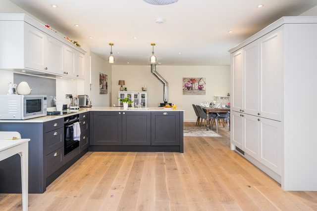 The Corner House - modern 3-bedroom city home