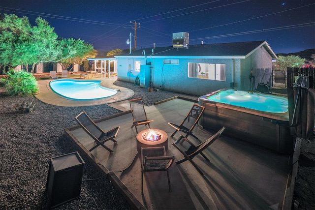 Private Pool & Hot Tub · 5 Min to Joshua Tree NP