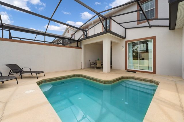 Family home near Disney w/ themed rooms & pool — Davenport, FL