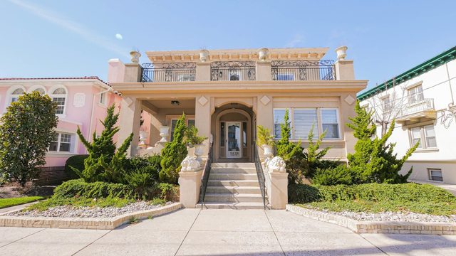 8BR 5BA Entire Luxe Beach Estate
