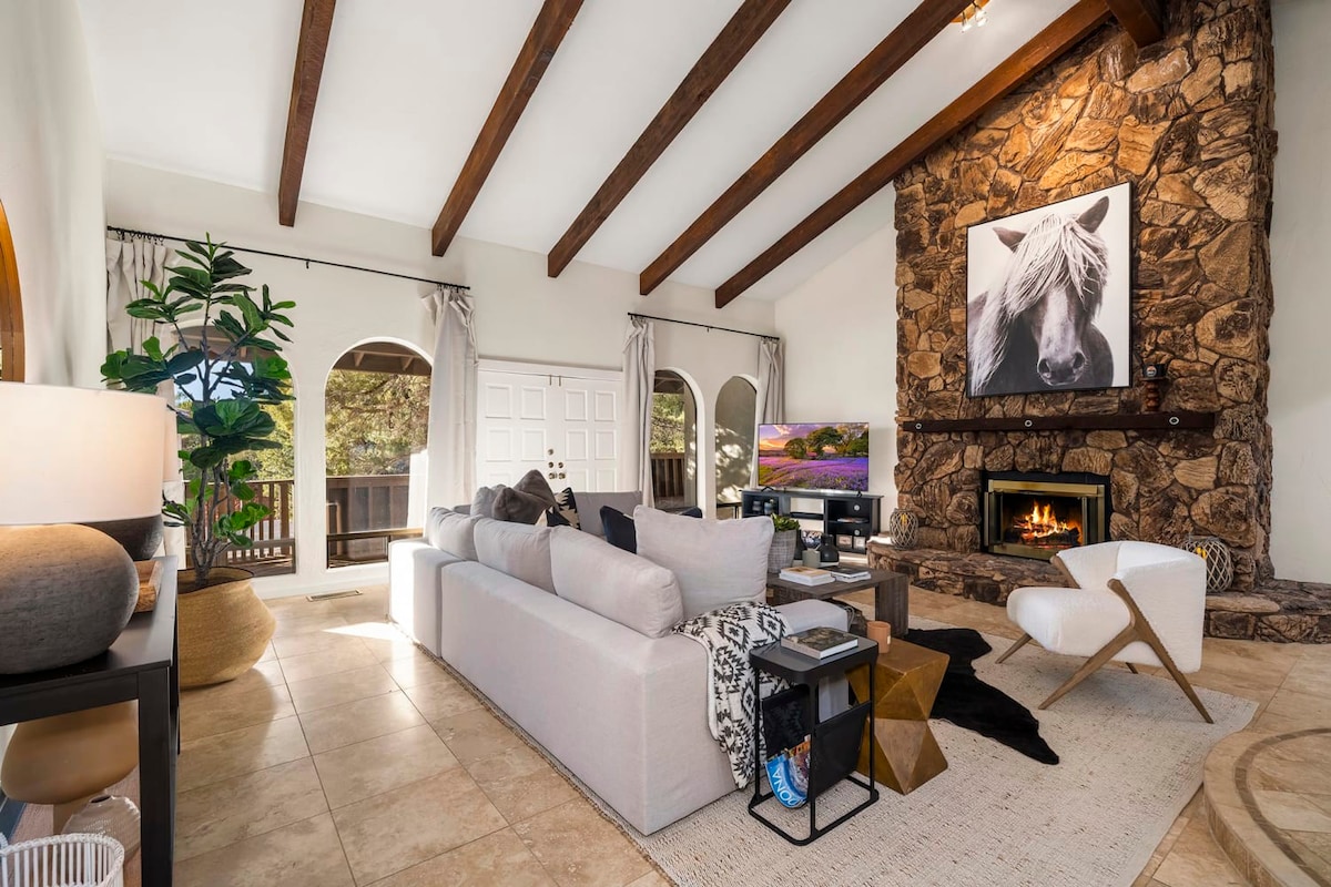 Walkable Sedona Retreat | Hot Tub, Firepit & Deck