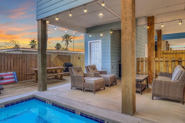 Highway 9 | Private Pool | 5 Min To Beach!