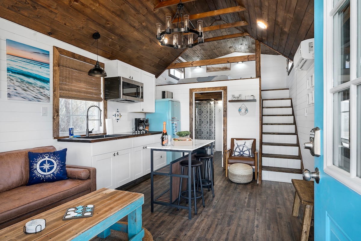 Life's a Beach - 3 Acres with Hot Tub