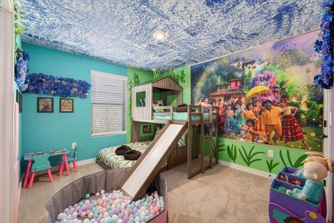 Themed family home w/kids playroom & pool — Kissimmee, FL