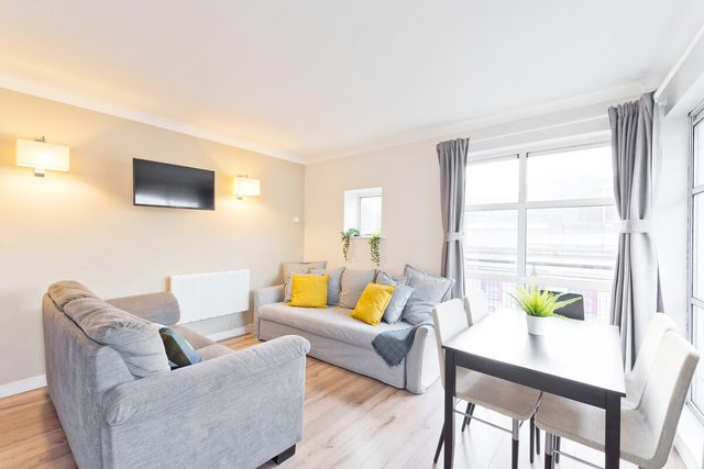 *GREAT LOCATION*2BED APARTMENT*FAST WIFI &TV