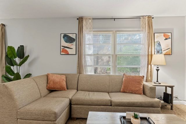 15 Minutes from Downtown! Welcome to Woodbridge