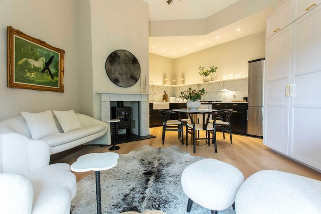 Luxurious Cottage with Walled Garden in Bathford