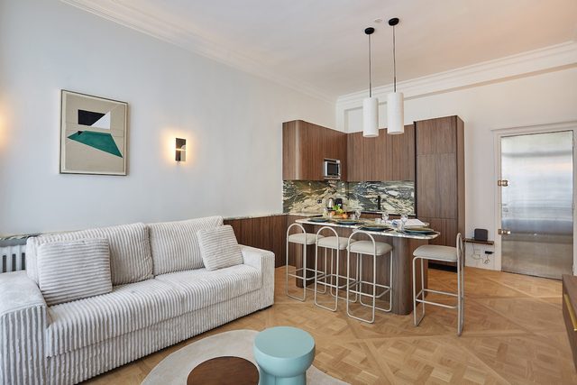 Superb Apartment on the Champs Elysees