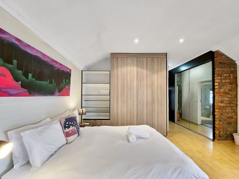 1-Bed Loft Style Oasis + Bikes