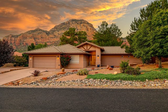 Sedona RedRock Retreat | Hot Tub, Fire Pit & Views — Sedona, AZ