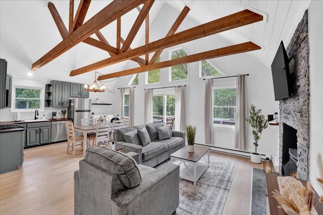 Modern Pocono Chalet | Vaulted Ceilings | Hot Tub