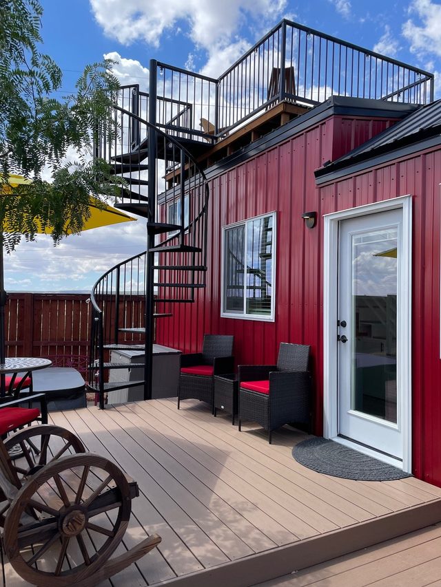 Zion Tiny Home • Rooftop View Deck & Hot Tub — Apple Valley, UT