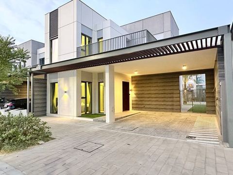 Stunning Villa Sleeps 9 Family — Dubai, Dubai