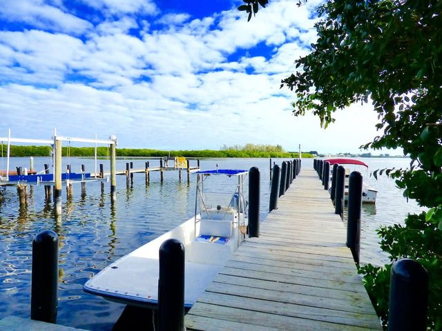 Seahorse Hideaway:  Cute and cozy, perfect location close to dock and beach!