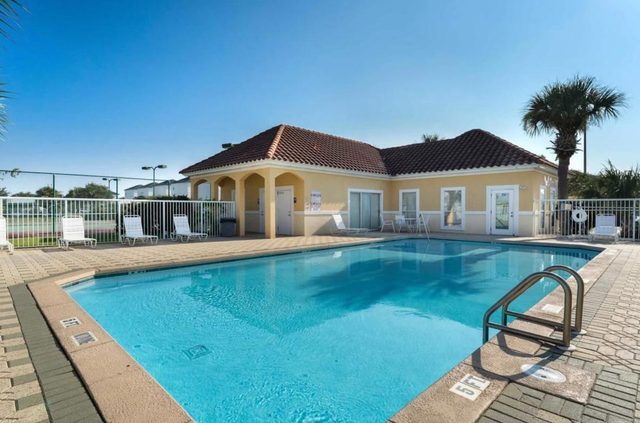 Pet Friendly private beach entry heated pool tenni