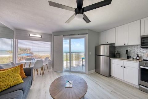 BBC110 Renovated Beachfront Condo W/Pool — Belleair Beach, FL