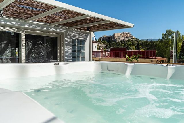 Grand House - Acropolis 5-Bdr Apt. outdoor jacuzzi — Athens, Attica