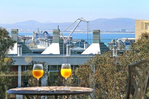 1 Bedroom opposite Waterfront in Green Point