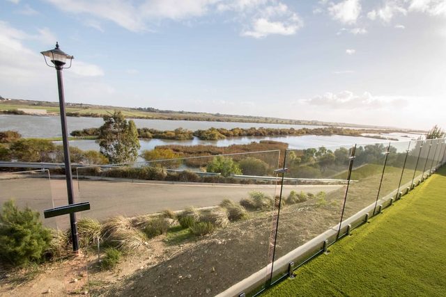 'Serenity' and sweeping Murray River views
