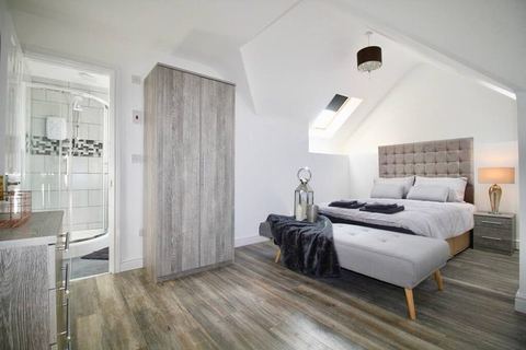 (S7) - Modern Duplex Close To Leeds City — West Yorkshire, England