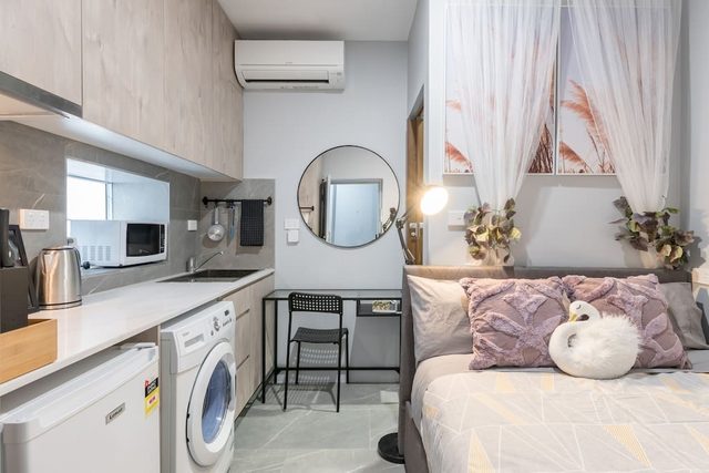 Convenient Prime Double Studio Room - AC - Next to Central Station — Surry Hills, New South Wales