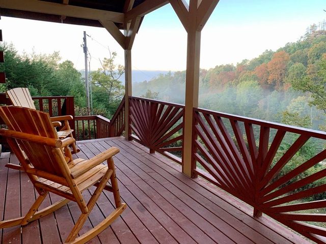Twin Arch Cabin - Valley Views, Hot Tub, Pets OK