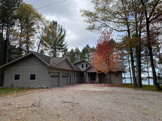 Sunset View | Superior West Twin Lake Home