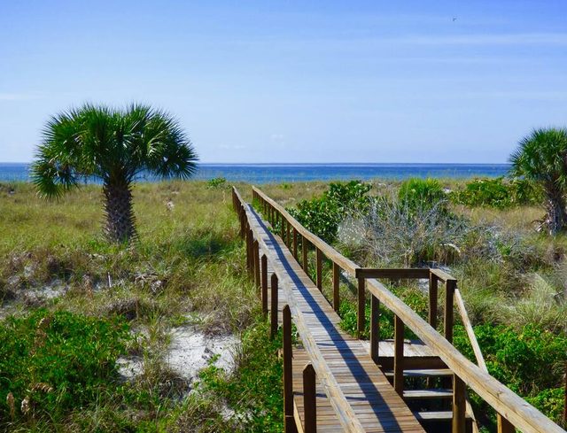 Oceanfront Serenity: Amazing gulf-front home, private dock, stunning kitchen!