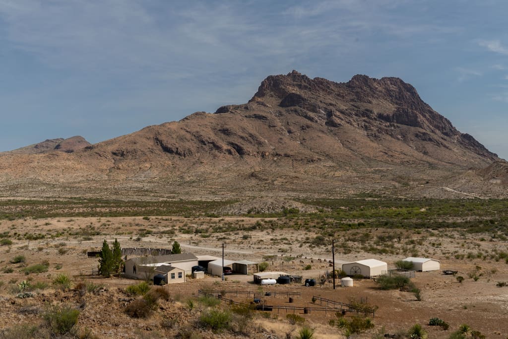 Corazones Draw Ranch: Spacious Home on 400 acres