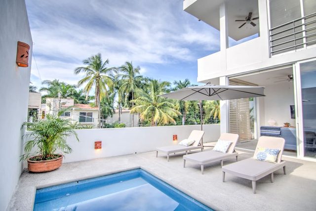 Golden Zone Studio • Walk to Beach • Pool • Palapa