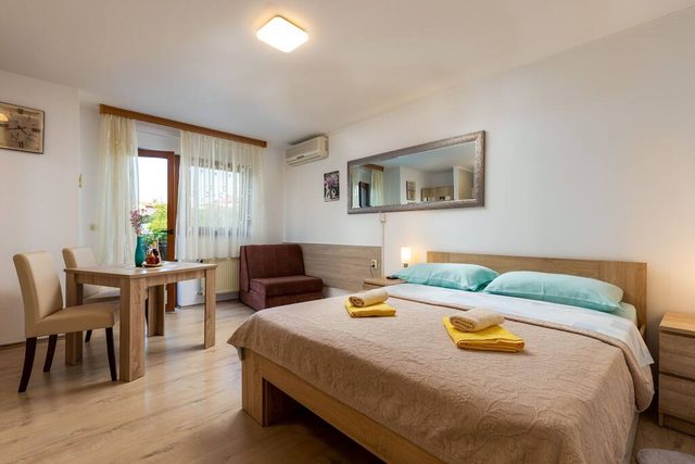 Apartments Kristina - Studio for 3 with terrace