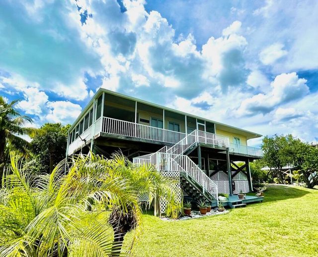 Almost Heaven:  Gulf views, outdoor living,  just steps to the beach! — Placida, FL