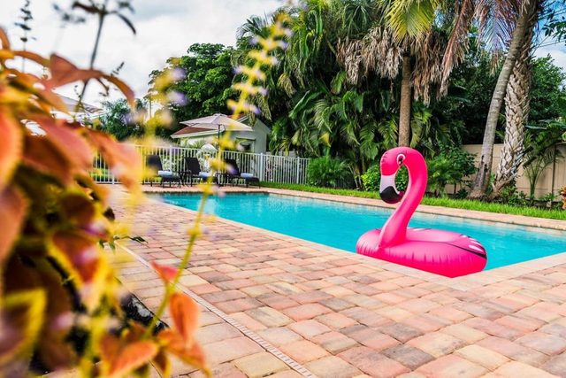 563 Park Place | Palm Villa - Minutes to Beaches