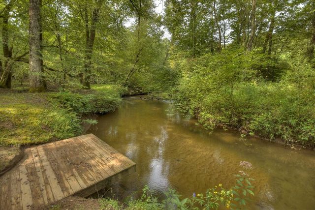 Poplar Creek Cabin | Creek + Fire Pit + Game Room