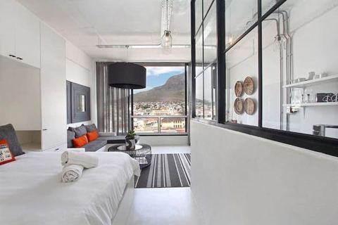 Stylish Woodstock Studio Mountain Views+Fast WiFi