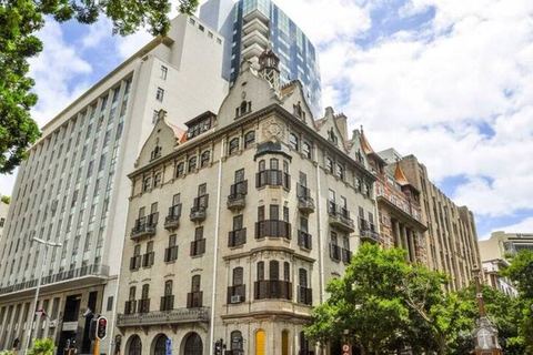 Stylish Studio Apartment w Aircon, Pool & Parking