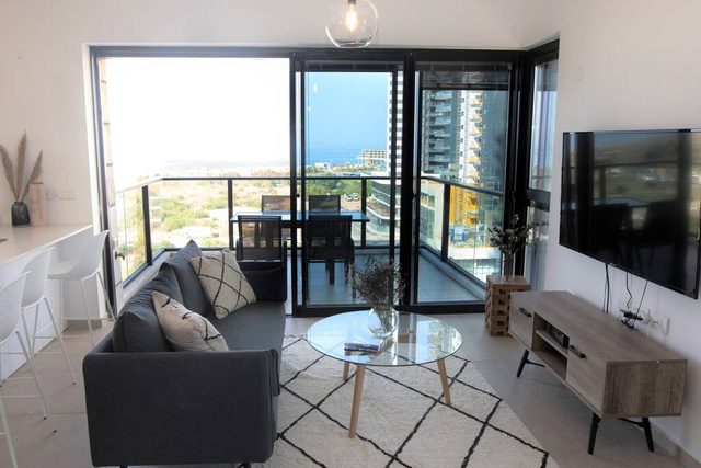 Elegant Tower Apt | Sea View & Parking | Mamad