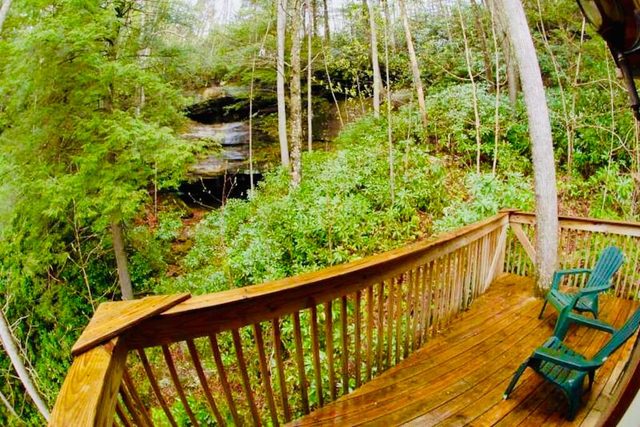 Cozy RRG Retreat -Private Valley & Forest Views -Hidden Falls Cabin — Rogers, KY