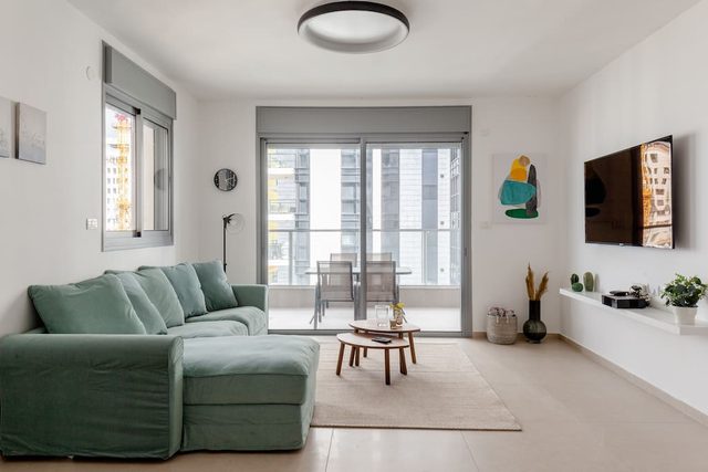 Sea View Tower - 33rd Floor | Parking | Mamad — Bat Yam, Tel Aviv