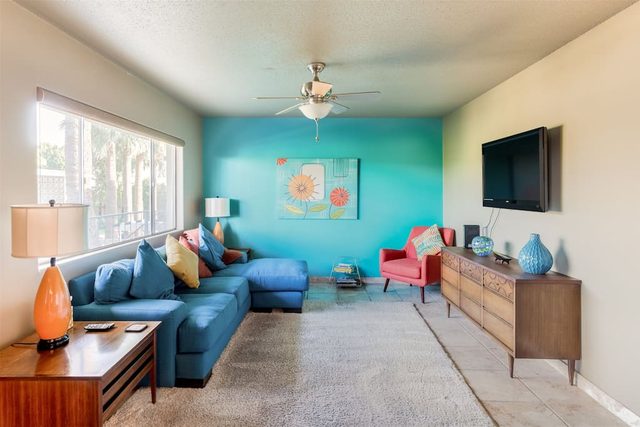 Mid century modern condo near Old Town, pool & BBQ — Scottsdale, AZ