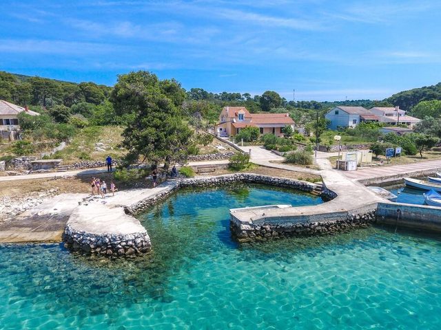 Beachfront Holiday House Zita — Brgulje, Zadar