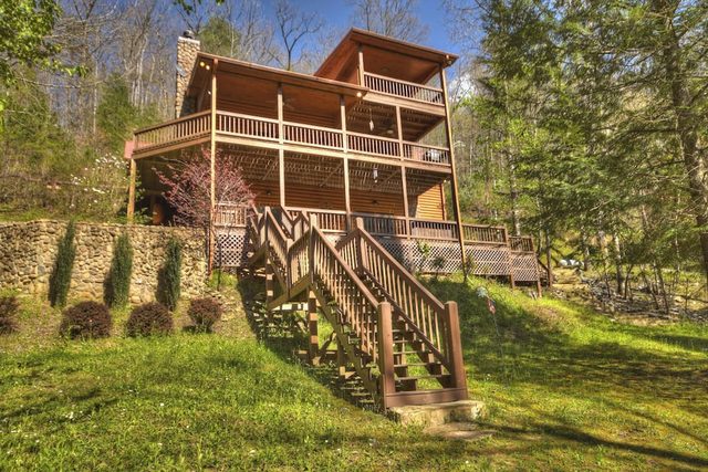 Trout Haven | Creekfront + Hot Tub + Fishing