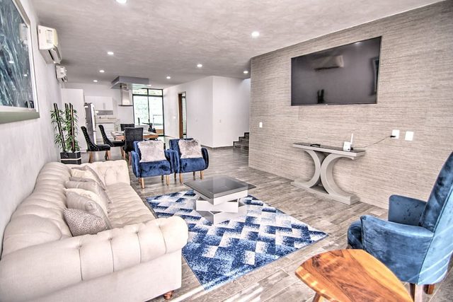 Villa 15: 4BR w BNayar Beach Club Access