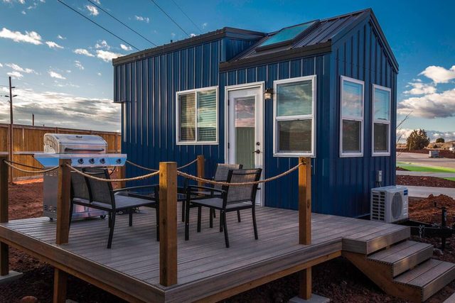 Tiny Home + Private Hot Tub | Zion Adventure Base